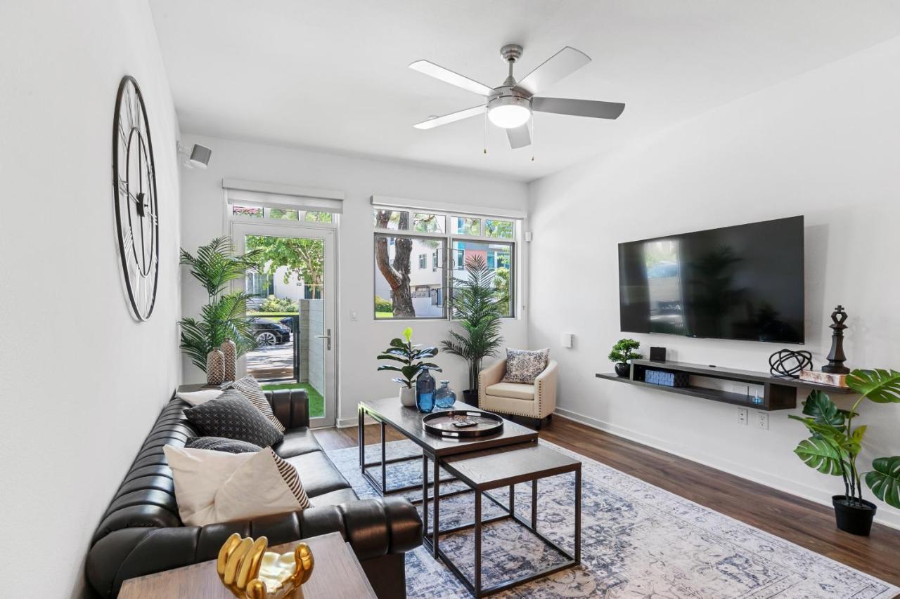 Beverly Grove Chic City Oasis 2 Bedroom Apt With Den 138 Los Ángeles Exterior foto