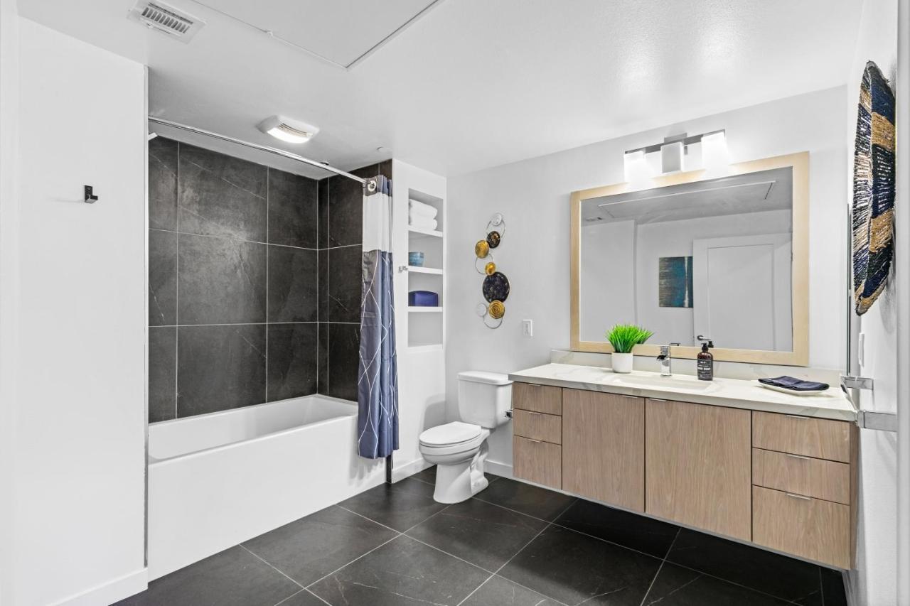 Beverly Grove Chic City Oasis 2 Bedroom Apt With Den 138 Los Ángeles Exterior foto