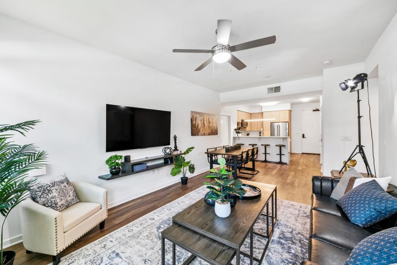 Beverly Grove Chic City Oasis 2 Bedroom Apt With Den 138 Los Ángeles Exterior foto